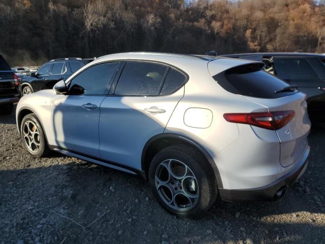 ZASPAKBN8N7D38669 - 2022 ALFA ROMEO STELVIO TI SILVER photo 2