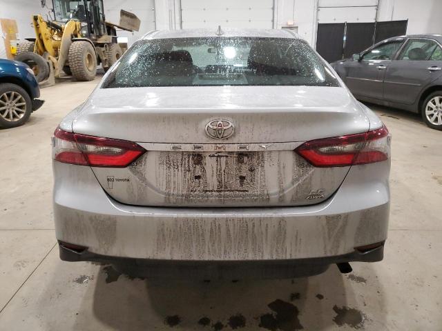4T1C11BK6NU053487 - 2022 TOYOTA CAMRY LE SILVER photo 6