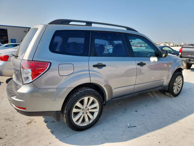 JF2SH6BC9AH913050 - 2010 SUBARU FORESTER XS Srebrny zdjęcie 3