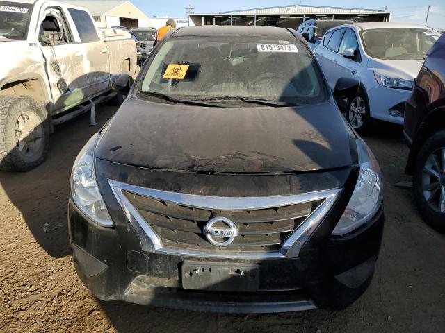 3N1CN7AP9HL802325 - 2017 NISSAN VERSA S CHARCOAL photo 5