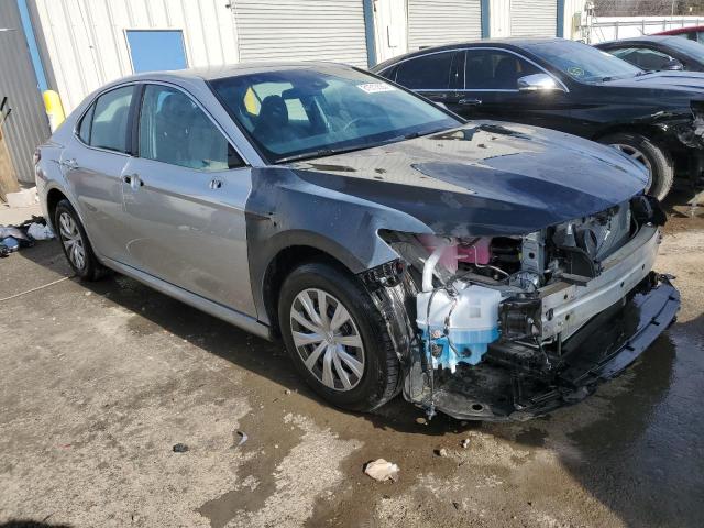 4T1B31HK2JU504552 - 2018 TOYOTA CAMRY LE SILVER photo 4