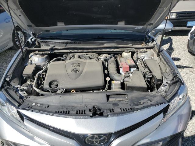 4T1BZ1HK0JU012147 - 2018 TOYOTA CAMRY XSE SILVER photo 11
