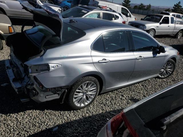 4T1BZ1HK0JU012147 - 2018 TOYOTA CAMRY XSE SILVER photo 3