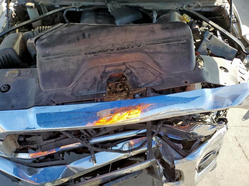 3C6UR5FJ8KG721998 - 2019 RAM 2500 LARAMIE თეთრი ფოტო 11