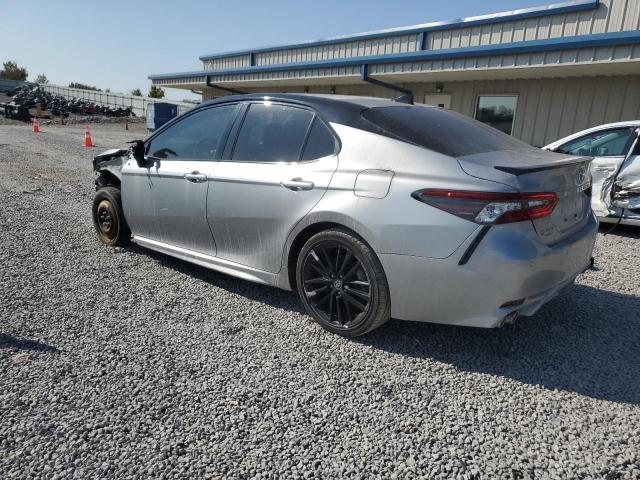 4T1K61AK1NU064377 - 2022 TOYOTA CAMRY XSE 银色 照片 2