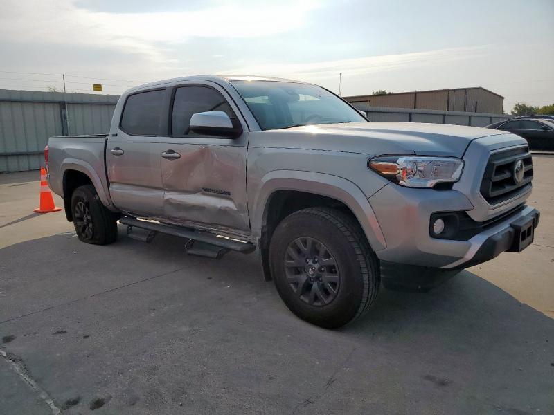 3TMAZ5CN9NM173180 - 2022 TOYOTA TACOMA DOUBLE CAB SILVER photo 4