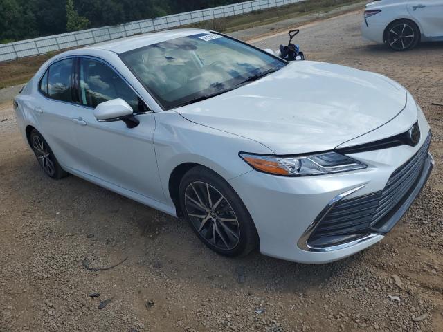 4T1F11AK8PU162020 - 2023 TOYOTA CAMRY XLE Սպիտակ լուսանկար 4