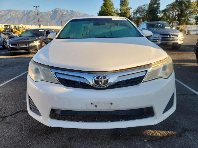 4T4BF1FK0CR264730 - 2012 TOYOTA CAMRY BASE WHITE photo 5