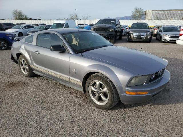 1ZVFT80N265122444 - 2006 FORD MUSTANG SILVER photo 4