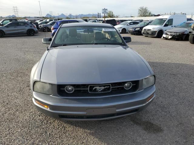 1ZVFT80N265122444 - 2006 FORD MUSTANG SILVER photo 5