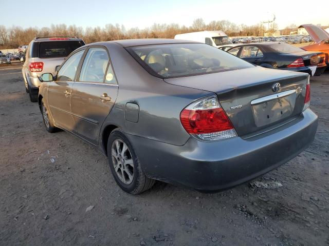 JTDBF30K950162369 - 2005 TOYOTA CAMRY LE GRAY photo 2