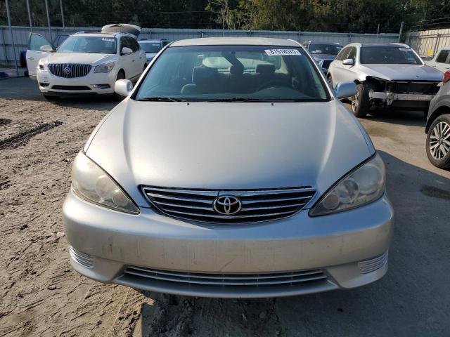 4T1BE32K05U011120 - 2005 TOYOTA CAMRY LE SILVER photo 5