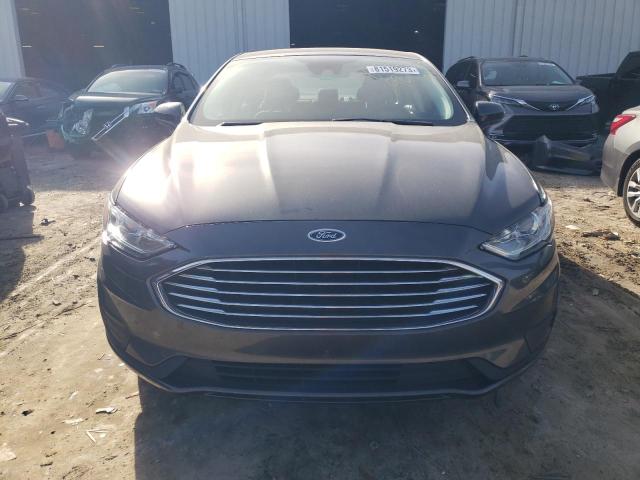 3FA6P0HD3KR103077 - 2019 FORD FUSION SE GRAY photo 5