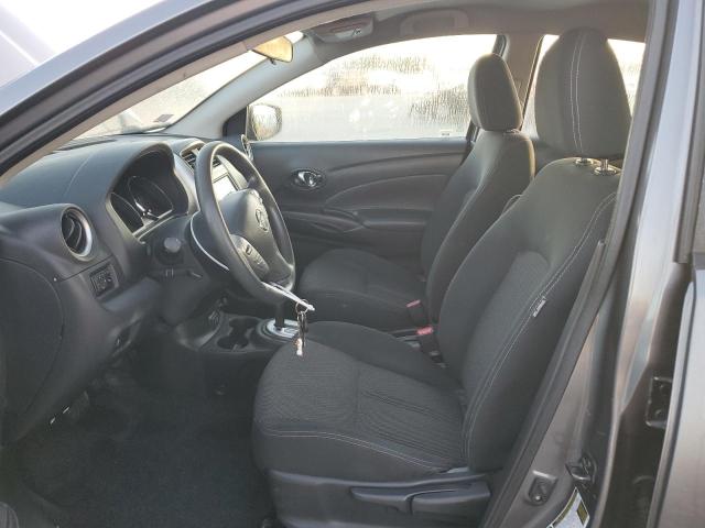 3N1CN7AP5KL831831 - 2019 NISSAN VERSA S رمادي صورة 7