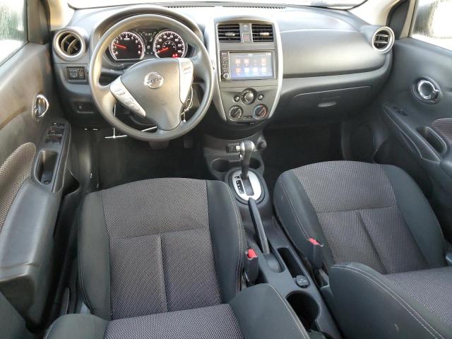 3N1CN7AP5KL831831 - 2019 NISSAN VERSA S رمادي صورة 8