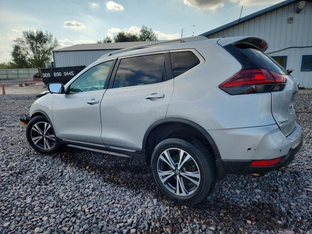 5N1AT2MV7JC743912 - 2018 NISSAN ROGUE S 银色 照片 2