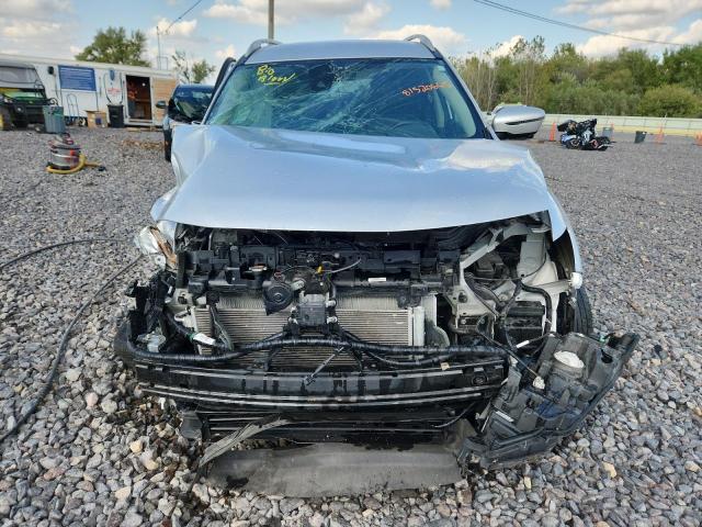 5N1AT2MV7JC743912 - 2018 NISSAN ROGUE S 银色 照片 5