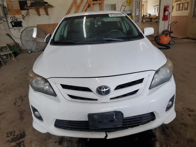 2T1BU4EE7DC933611 - 2013 TOYOTA COROLLA BASE Белый фото 5