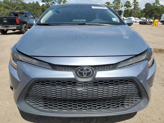 5YFEPMAE4NP334502 - 2022 TOYOTA COROLLA LE Blau Foto 5