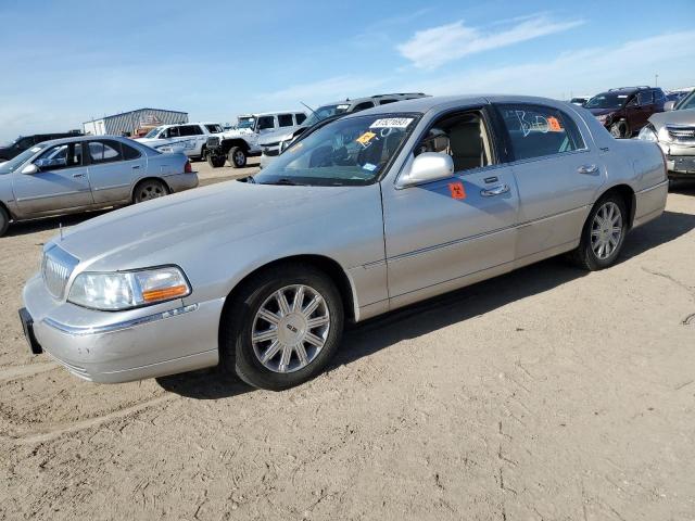 2011 LINCOLN TOWN CAR SIGNATURE LIMITED, 