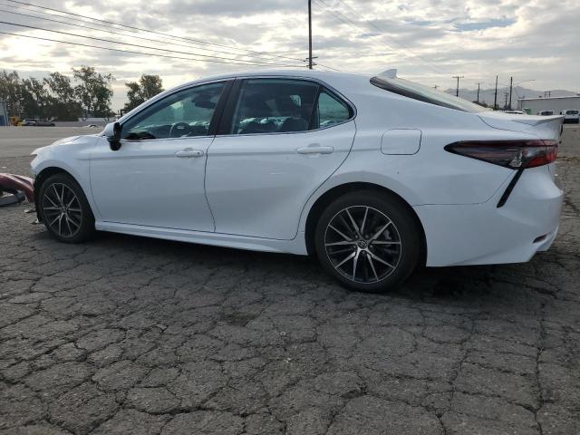 4T1G11AK0PU751518 - 2023 TOYOTA CAMRY SE NIGHT SHADE WHITE photo 2