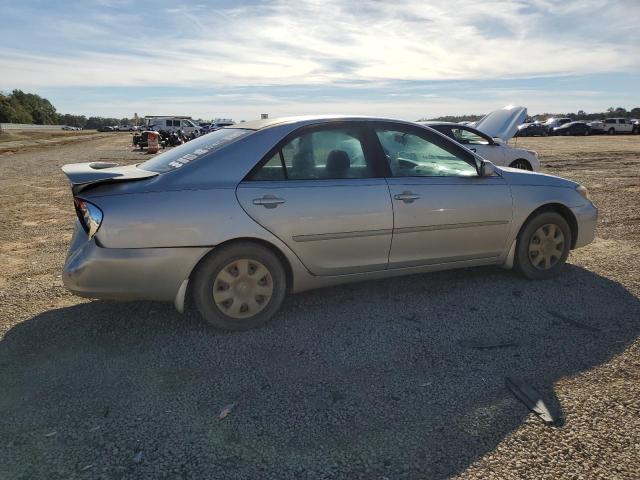 4T1BE30K43U750331 - 2003 TOYOTA CAMRY LE SILVER photo 3