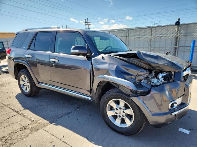 JTEBU5JR8B5036530 - 2011 TOYOTA 4RUNNER SR5 灰色 照片 4