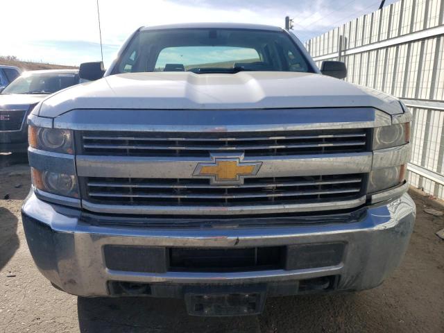 1GC2KUEG4FZ525373 - 2015 CHEVROLET SILVERADO K2500 HEAVY DUTY WHITE photo 5