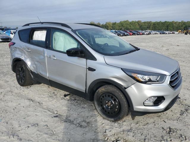 1FMCU0GD4KUA64740 - 2019 FORD ESCAPE SE Сріблястий фото 4