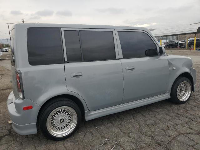 JTLKT324240148100 - 2004 TOYOTA SCION XB SILVER photo 3