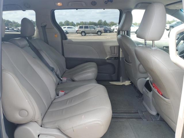 5TDKK3DC7BS087503 - 2011 TOYOTA SIENNA LE 银色 照片 11