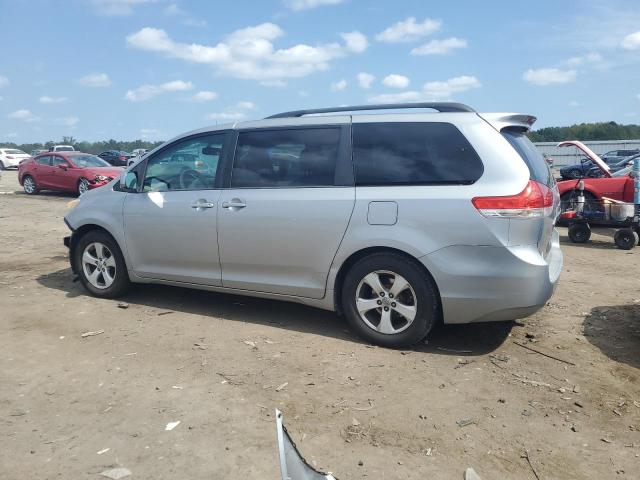 5TDKK3DC7BS087503 - 2011 TOYOTA SIENNA LE 银色 照片 2
