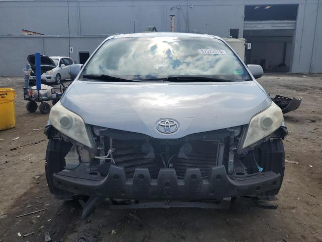 5TDKK3DC7BS087503 - 2011 TOYOTA SIENNA LE 银色 照片 5