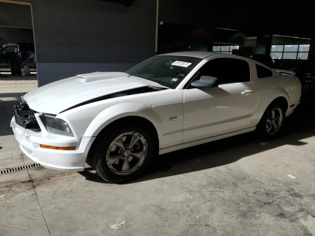 1ZVFT82H765196756 - 2006 FORD MUSTANG GT WHITE photo 1