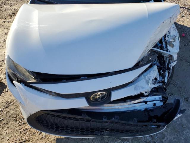 5YFEPMAE2MP205544 - 2021 TOYOTA COROLLA LE WHITE photo 11