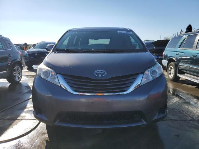 5TDKZ3DC5HS818675 - 2017 TOYOTA SIENNA LE GRAY photo 5