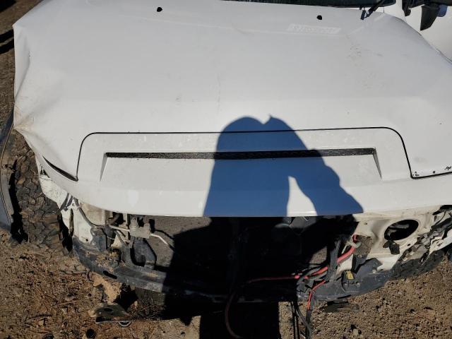 JTEBU11F58K029656 - 2008 TOYOTA FJ CRUISER WHITE photo 11