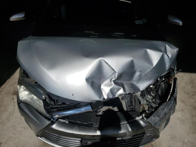 4T4BF1FK0GR580358 - 2016 TOYOTA CAMRY LE SILVER photo 11