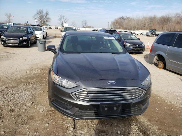 3FA6P0H73HR176162 - 2017 FORD FUSION SE CHARCOAL photo 5