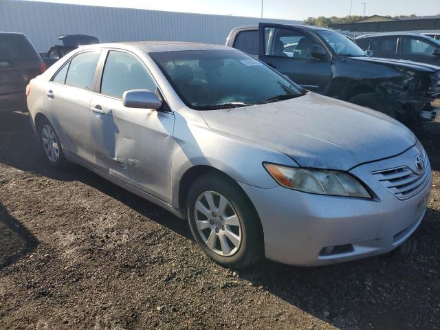 4T1BK46K97U054267 - 2007 TOYOTA CAMRY LE SILVER photo 4