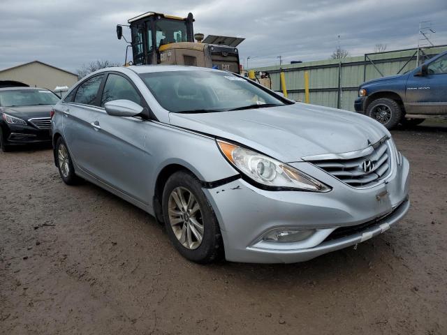 5NPEB4AC3DH760917 - 2013 HYUNDAI SONATA GLS SILVER photo 4