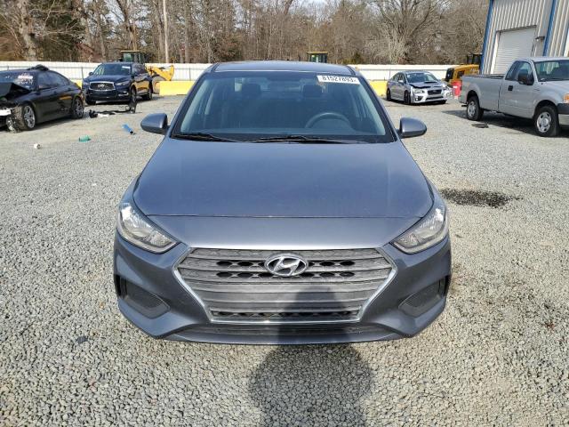 3KPC24A3XJE025133 - 2018 HYUNDAI ACCENT SE GRAY photo 5