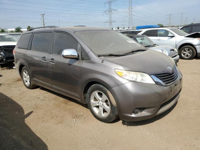 5TDKK3DC5CS221619 - 2012 TOYOTA SIENNA LE გრაფიტი ფოტო 4