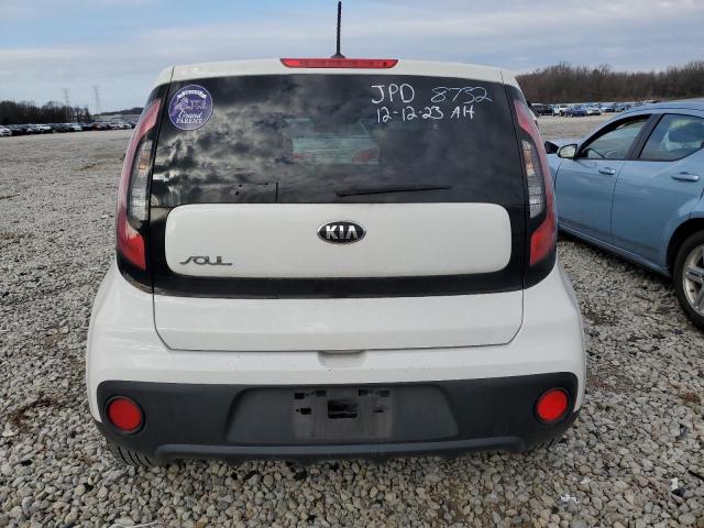 KNDJN2A26H7424738 - 2017 KIA SOUL WHITE photo 6