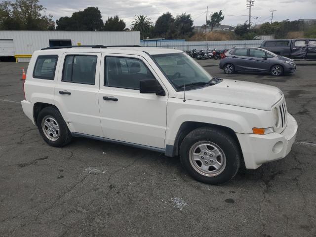 1J8FT28057D359969 - 2007 JEEP PATRIOT SPORT Սպիտակ լուսանկար 4
