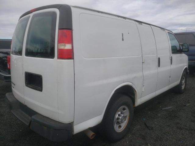 1GCWGFFA8C1150770 - 2012 CHEVROLET EXPRESS G2 WHITE photo 3