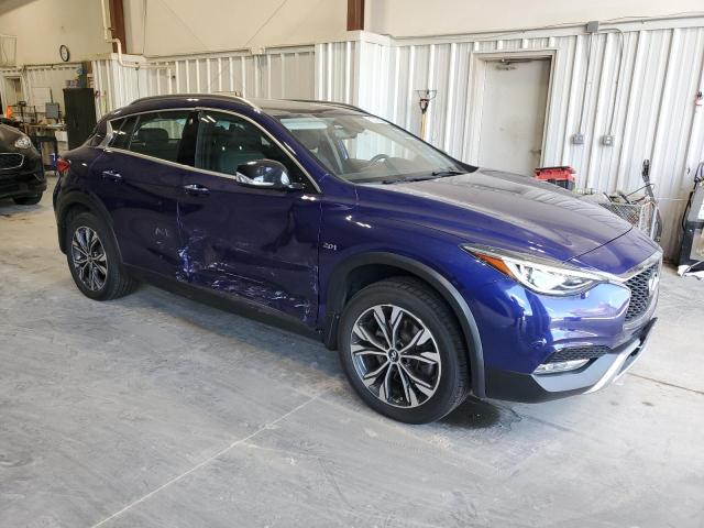 SJKCH5CR6JA055042 - 2018 INFINITI QX30 BASE 蓝色 照片 4
