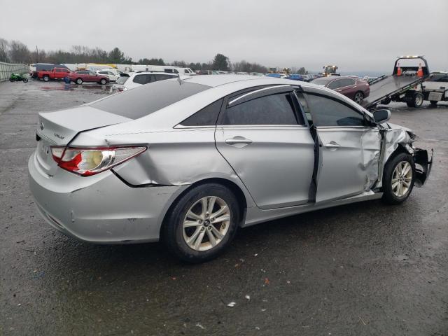 5NPEB4AC3DH694997 - 2013 HYUNDAI SONATA GLS SILVER photo 3