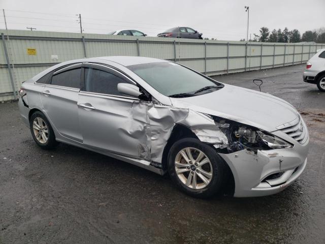 5NPEB4AC3DH694997 - 2013 HYUNDAI SONATA GLS SILVER photo 4