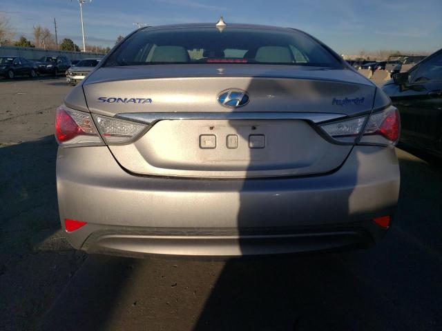 KMHEC4A48DA070590 - 2013 HYUNDAI SONATA HYBRID SILVER photo 6